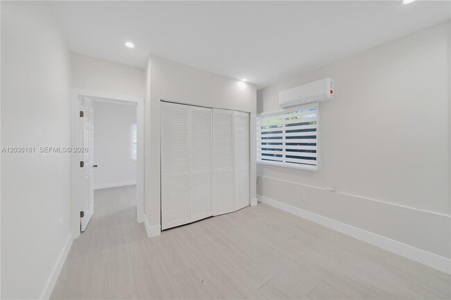 Building Photo - 7555 SW 28th Street Rd