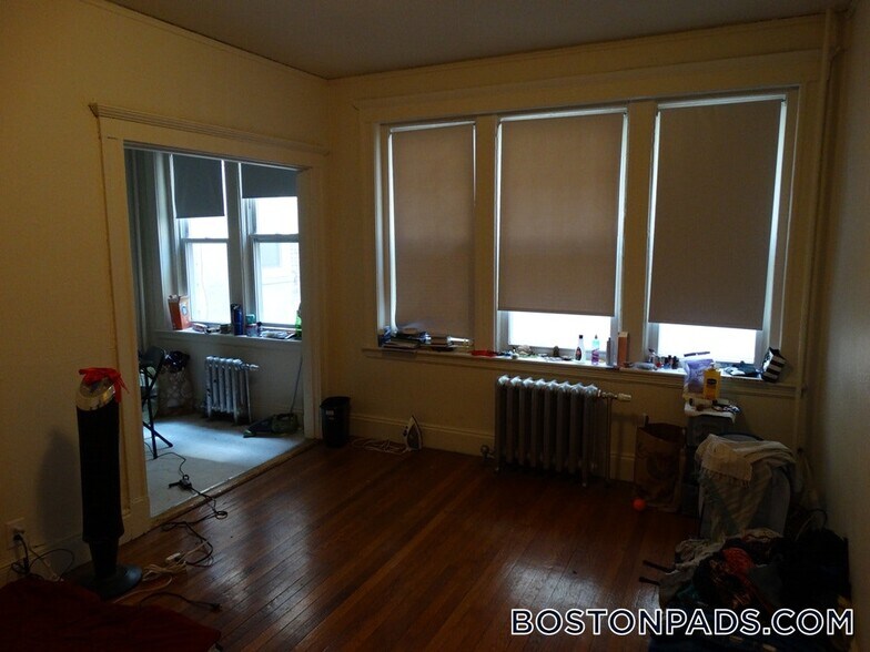 Building Photo - 1167 Boylston St