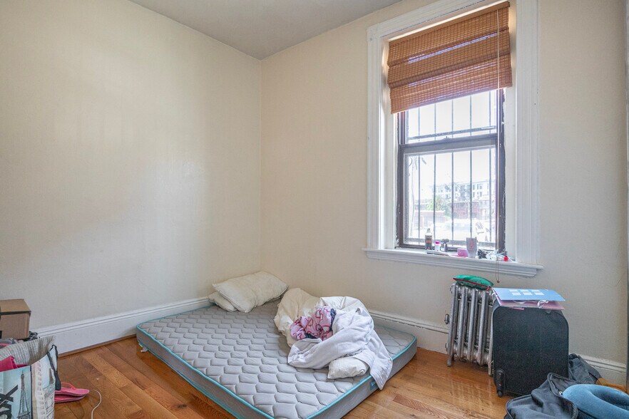 Building Photo - 872 Huntington Ave