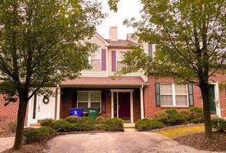 Building Photo - Available for the 2026-2027 lease term.