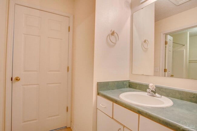 Building Photo - 8115 Heirloom Dr