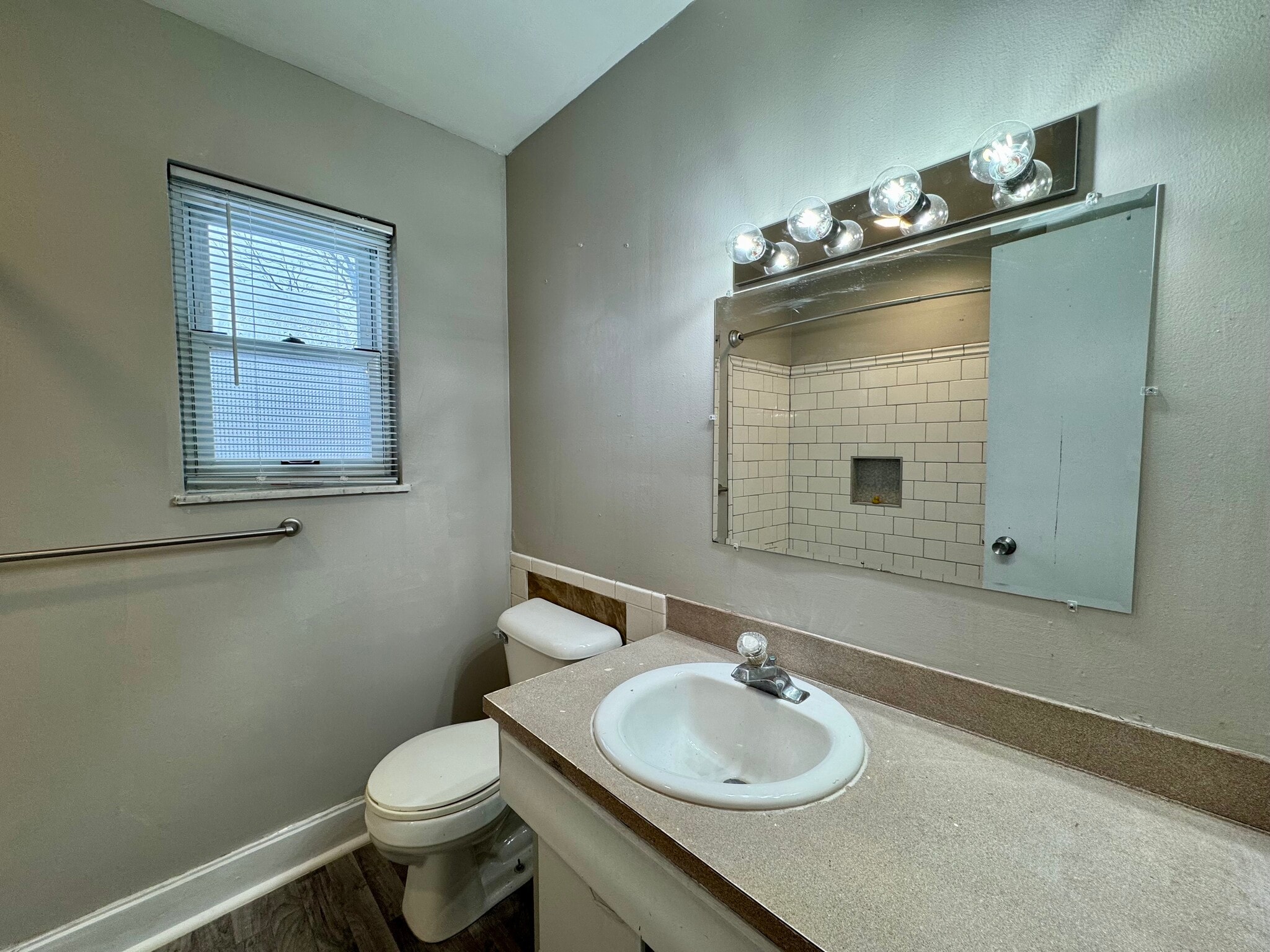 Building Photo - 4221 Watson Ave