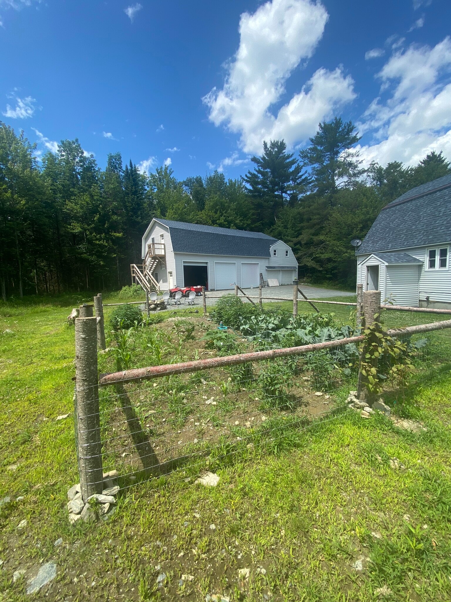 Garden - 636 Old County Rd N