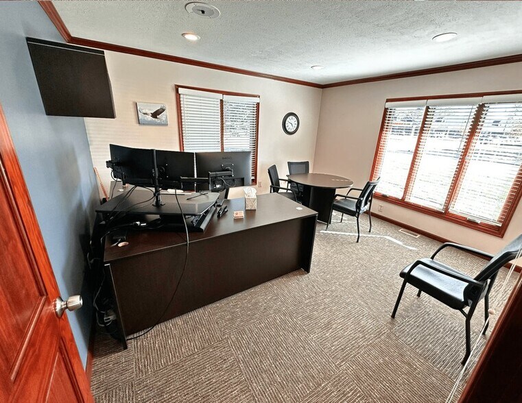 Building Photo - 7620 Farmsbury Dr