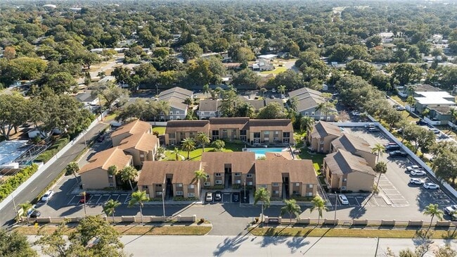 Building Photo - 1579 Greenlea Dr