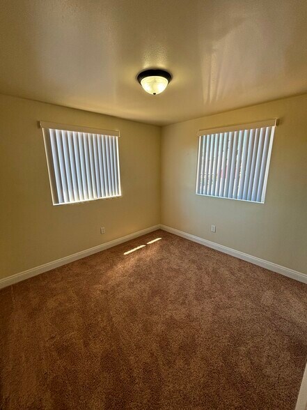 Building Photo - 314 E 120th St