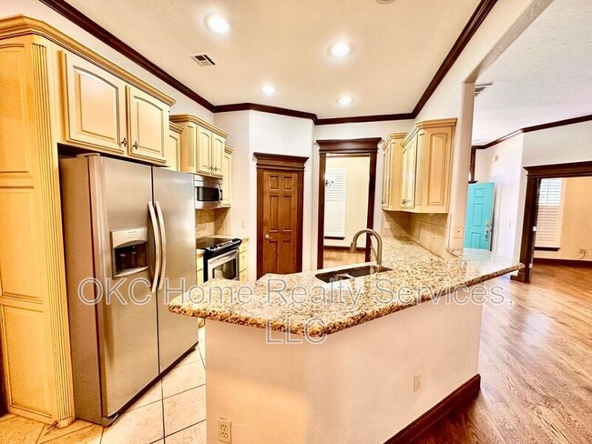 Building Photo - 1216 NW 190th Pl