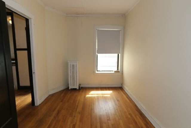 Building Photo - 1923 W Winnemac Ave