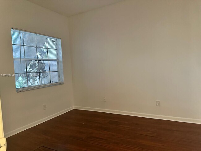 Building Photo - 840 Cypress Park Way