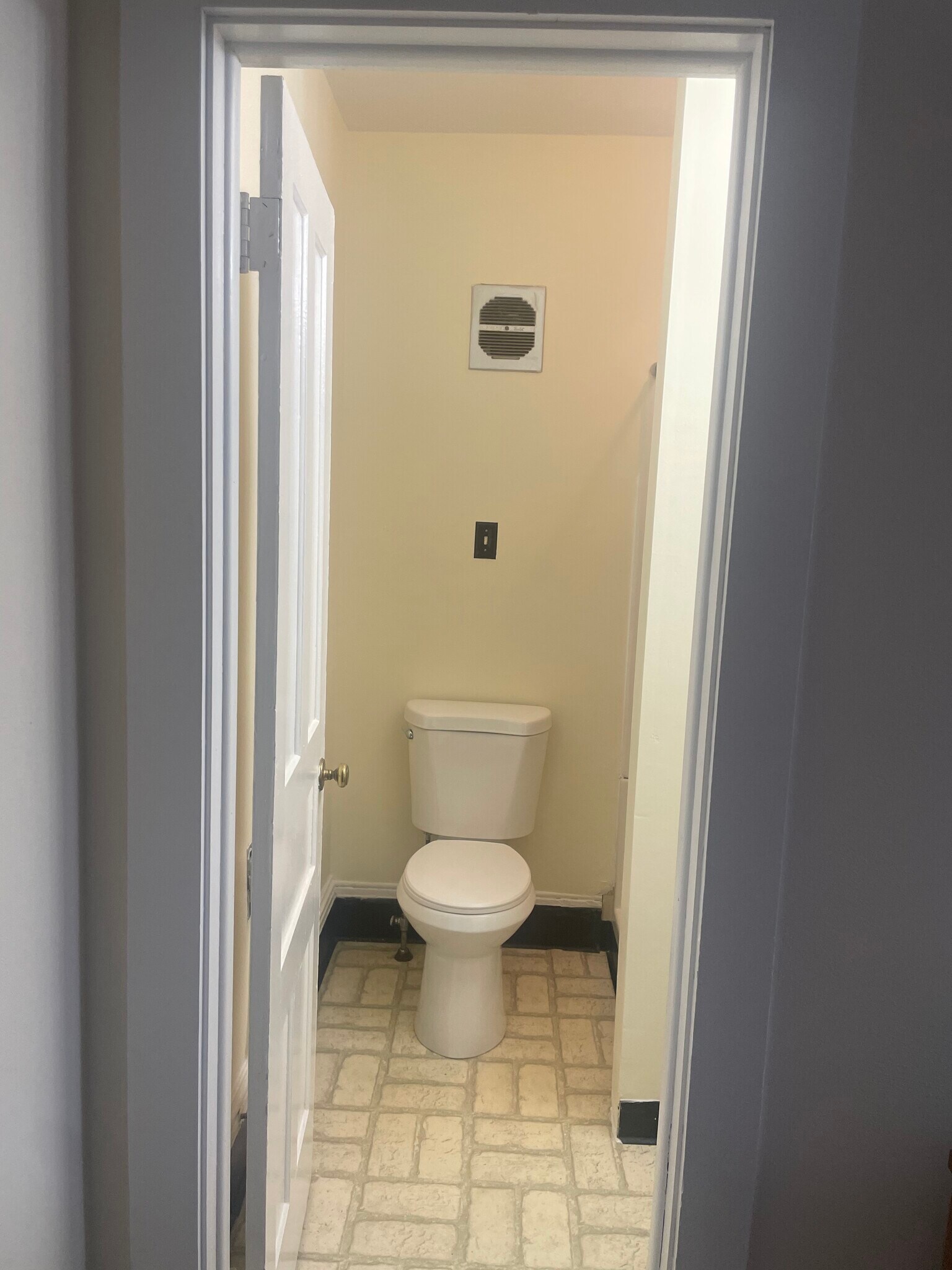 Building Photo - 86 Elm St