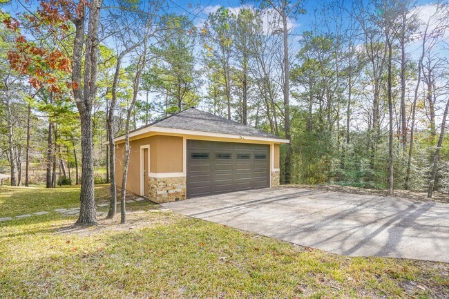 Building Photo - 22 Twinstone Cir