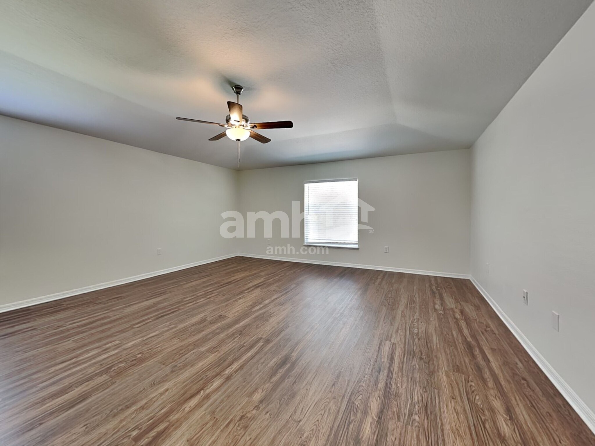 Building Photo - 715 Valrico Hills Ln