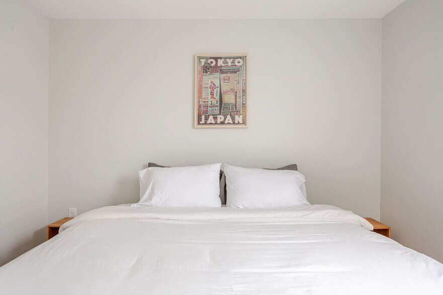 Building Photo - 1816 S 9th St