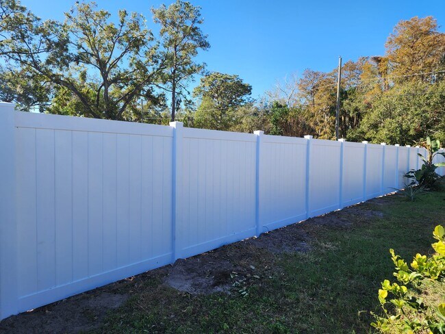 Building Photo - 14532 Knoll Ridge Dr