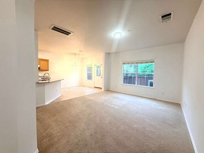 Building Photo - 3217 Judge Holland Ln