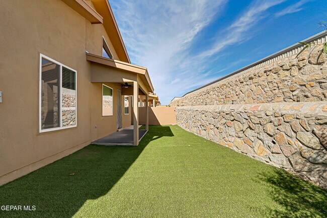 Building Photo - 1031 Vinton Ave