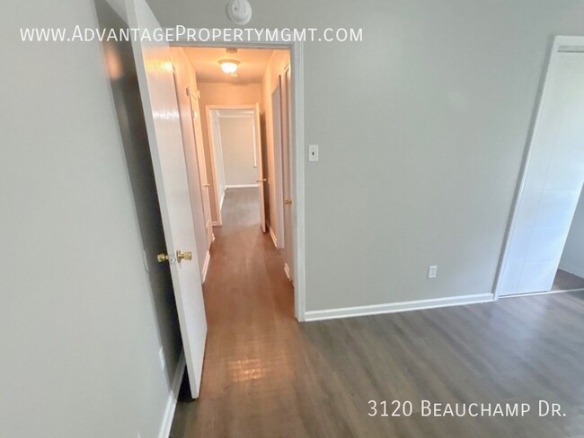 Building Photo - 3120 Beauchamp Dr
