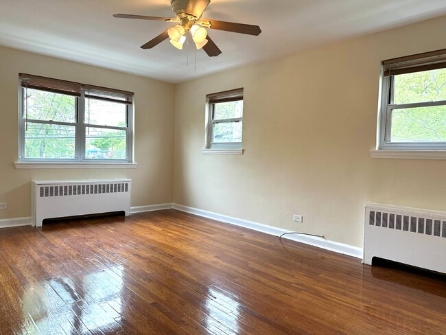 Building Photo - 194-18-194-37 37th Ave