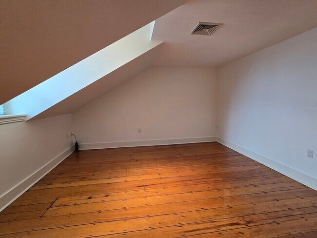 Building Photo - 61 Otis St