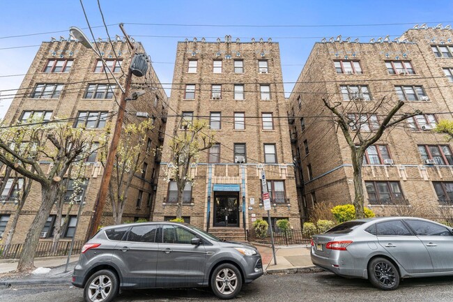 Building Photo - 270 Harrison Ave