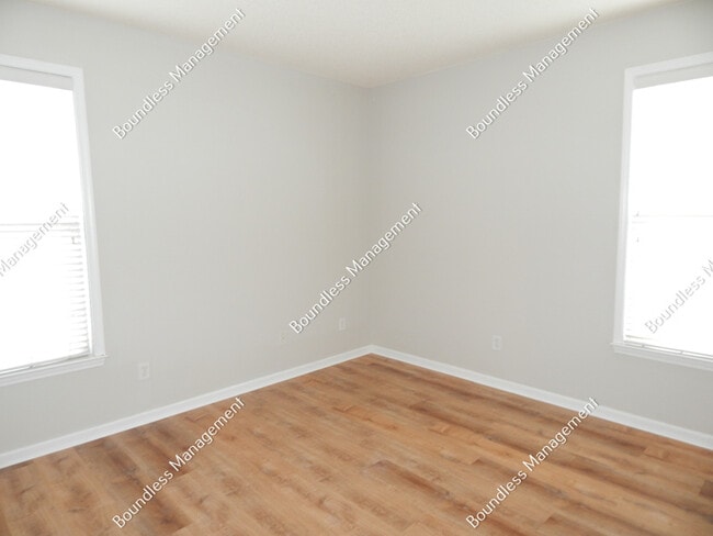 Building Photo - 308 Gable Brook Dr SW