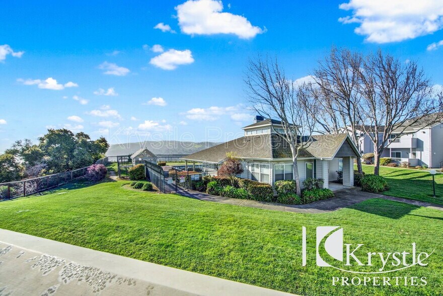 Building Photo - 1201 Glen Cove Pkwy