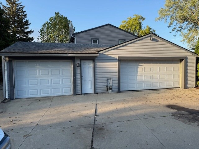 Garage - 3565 Crooks Rd