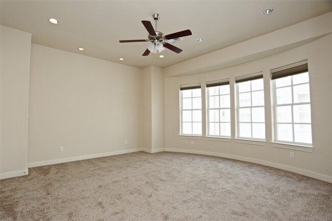 Building Photo - 3226 McKinney St