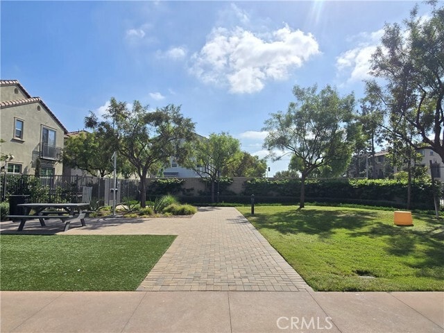 Building Photo - 336 Lantana Dr