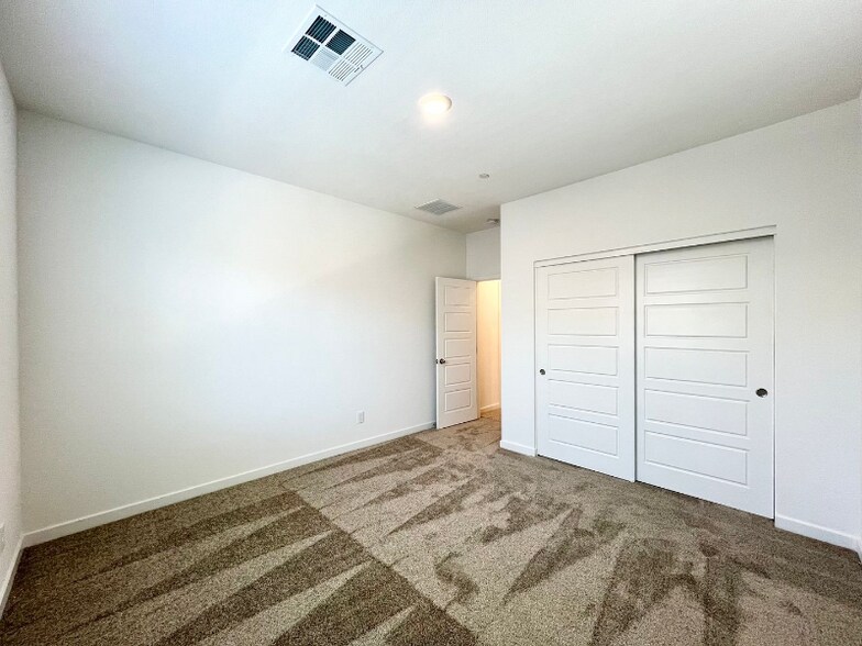 Building Photo - 1546 Eva Xing Pl