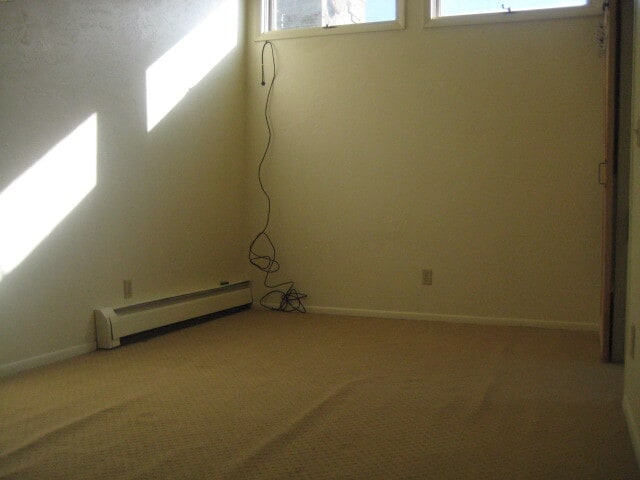 Upstairs bedroom - 554 Cartier Ct