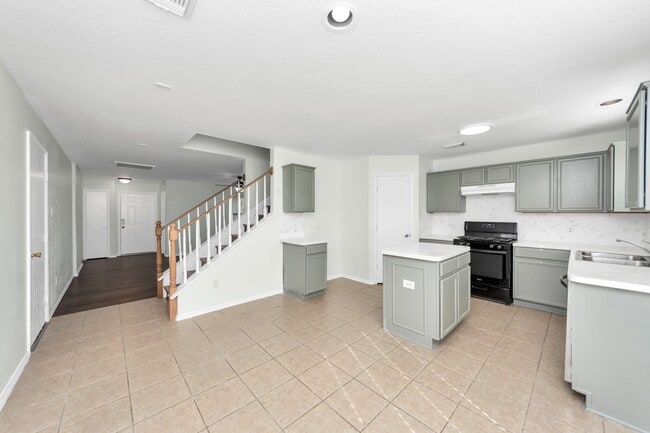 Building Photo - 2610 Skyview Shadows Ct