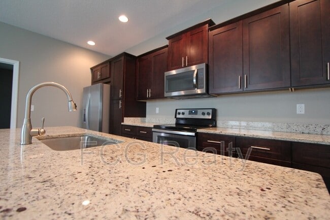 Building Photo - 2857 Whispering Trails Dr
