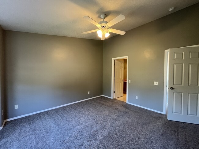 Building Photo - 13065 SW Seca Ct