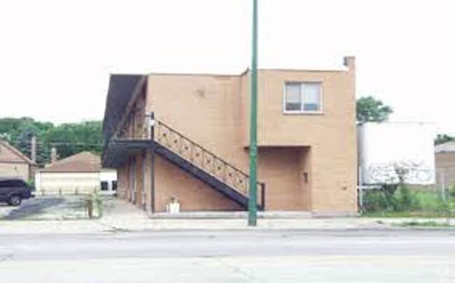 Building Photo - 8124 S Western Ave. Chicago IL