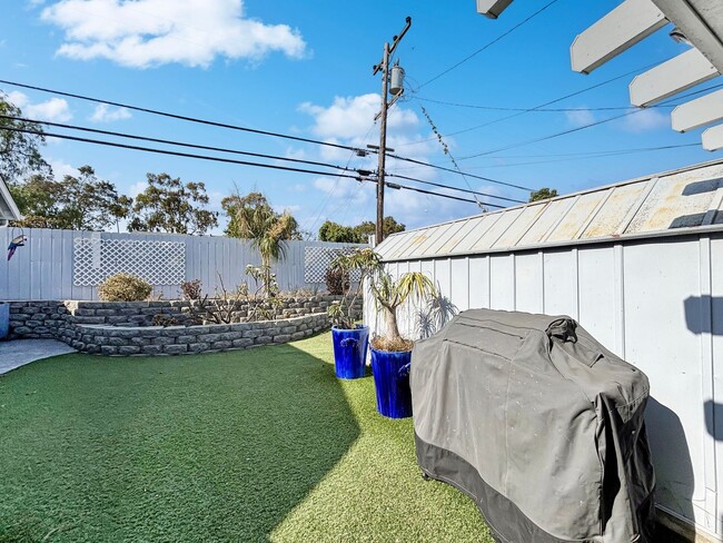 Building Photo - Beautiful 3BD/2BA House in Clairemont W/ W...