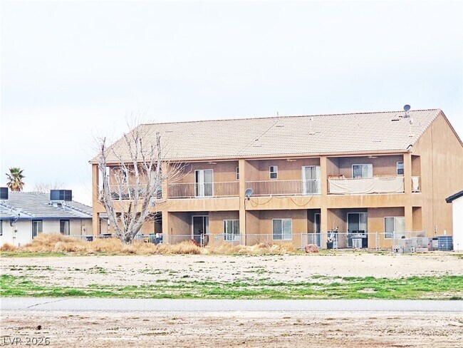 Building Photo - 1421 Star Rd