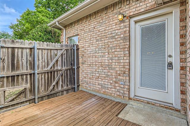 Building Photo - 704 Ashbrook Dr