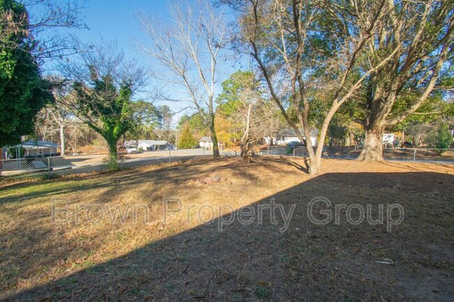 Building Photo - 3196 Petunia Ave