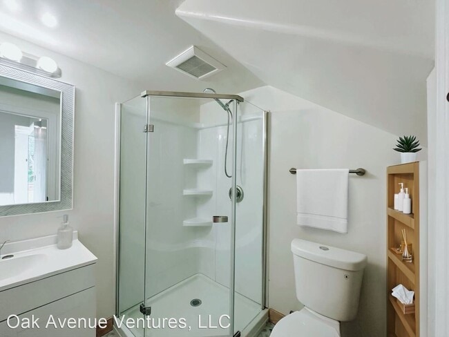Building Photo - 3 br, 2 bath House - 1214 Oak Avenue