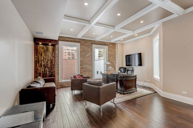 Building Photo - 22 W Ontario St