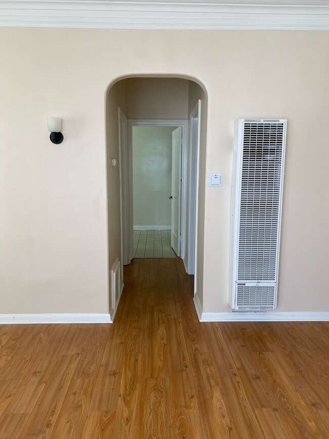 Hallway - 1327 S Gramercy Pl