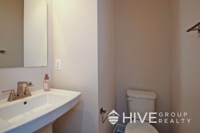 Building Photo - Spacious 4-Bed, 3.5-Bath with Garage!