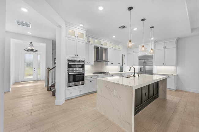 Building Photo - 15763 Longboat Key Dr