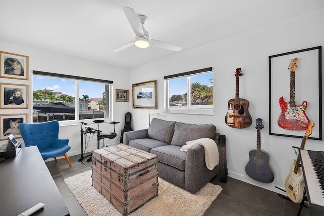 Building Photo - 2720 NE 59th St