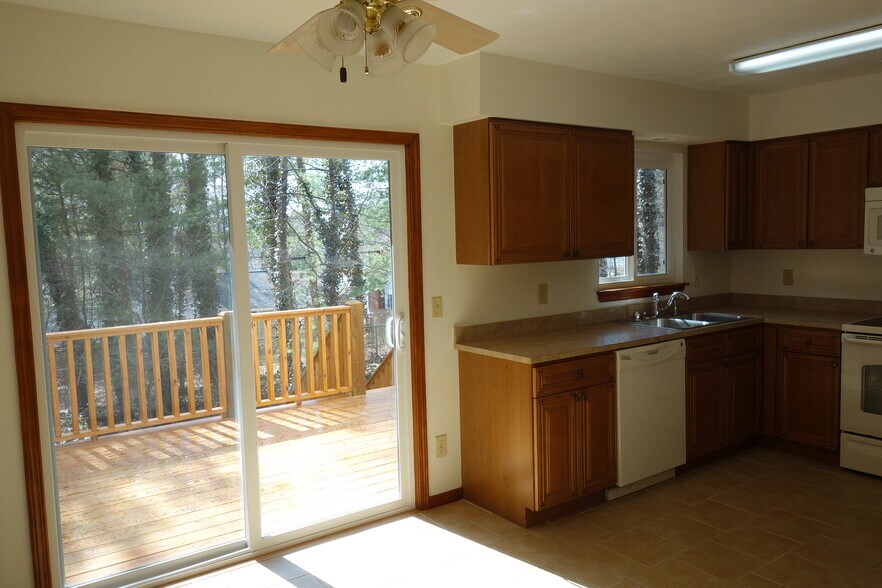 Building Photo - 62 Cherry St