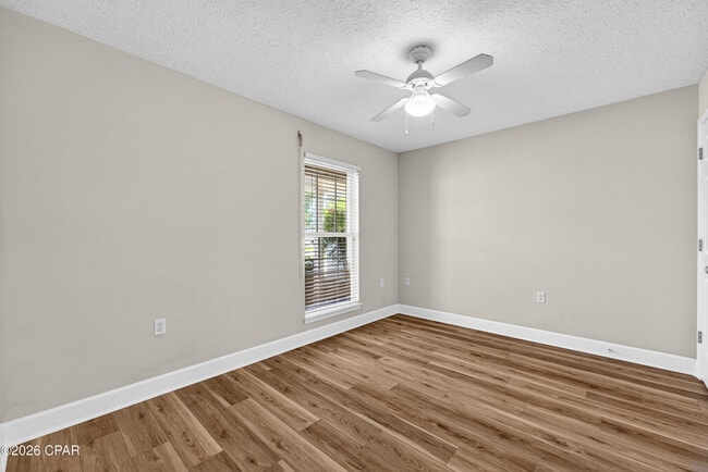 Building Photo - 114 Lakeridge Dr