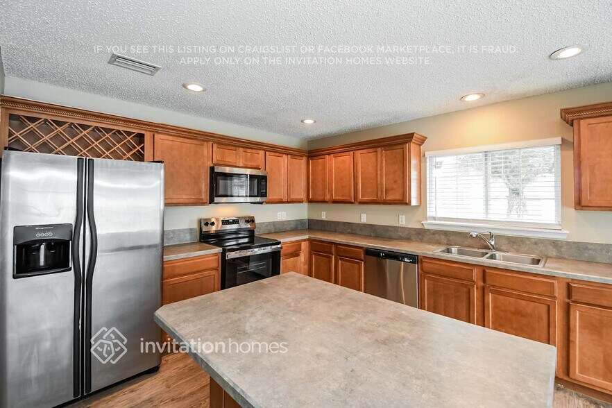 Building Photo - 2559 Britney Lakes Ln