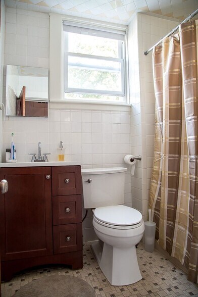 Building Photo - 14 Union St