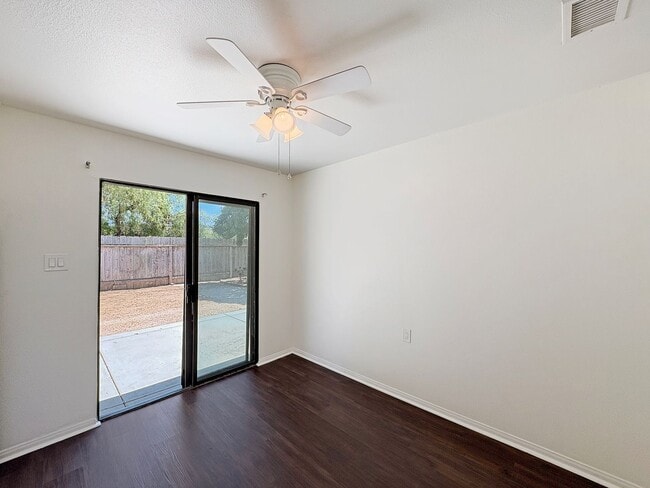 Building Photo - Spacious 4-Bedroom Retreat in the Heart of...